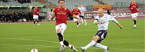 Immagine di Serie A 15a giornata: Roma-Lazio, Genoa-Parma (dirette tv SKY, Premium, Dahlia) - Scopri di più su Sport